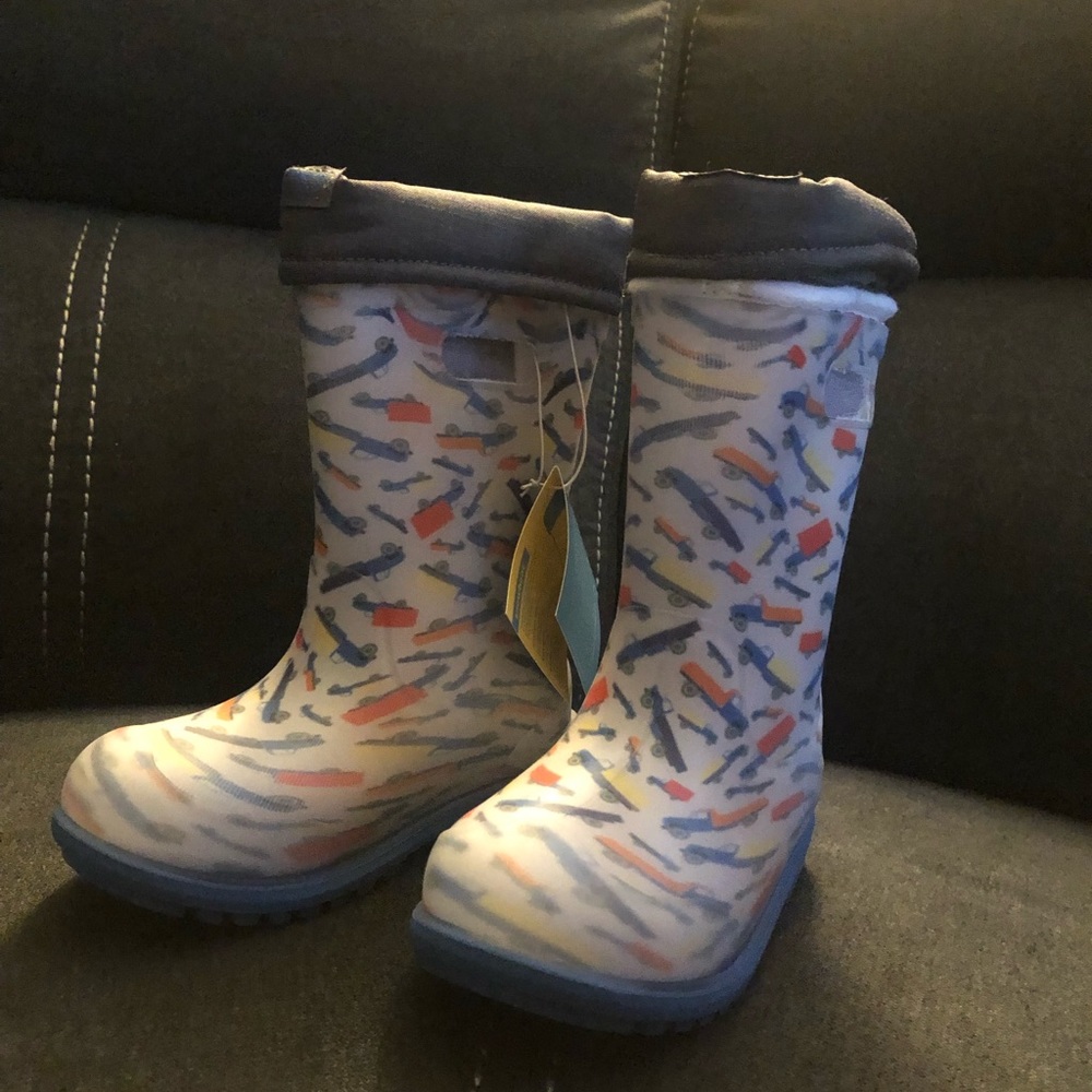 Brand new snow/rain boots munchkin by stride rite